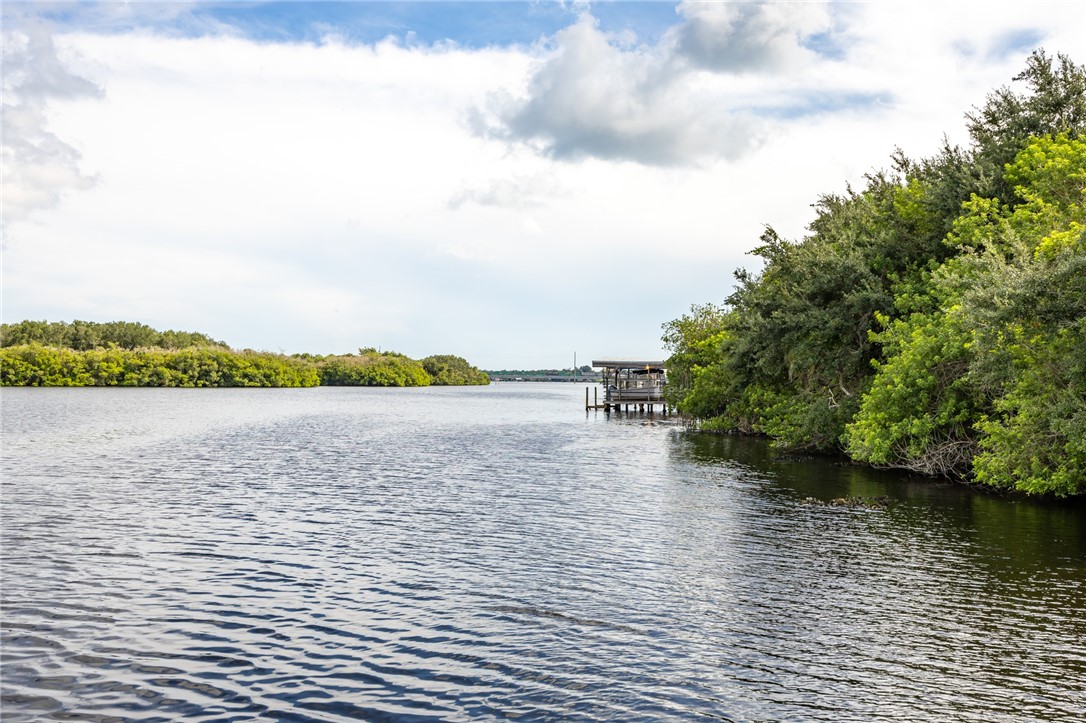 12511 Roseland Road Sebastian, FL 32958 - Photo 4 of 16 Gallery Image 4