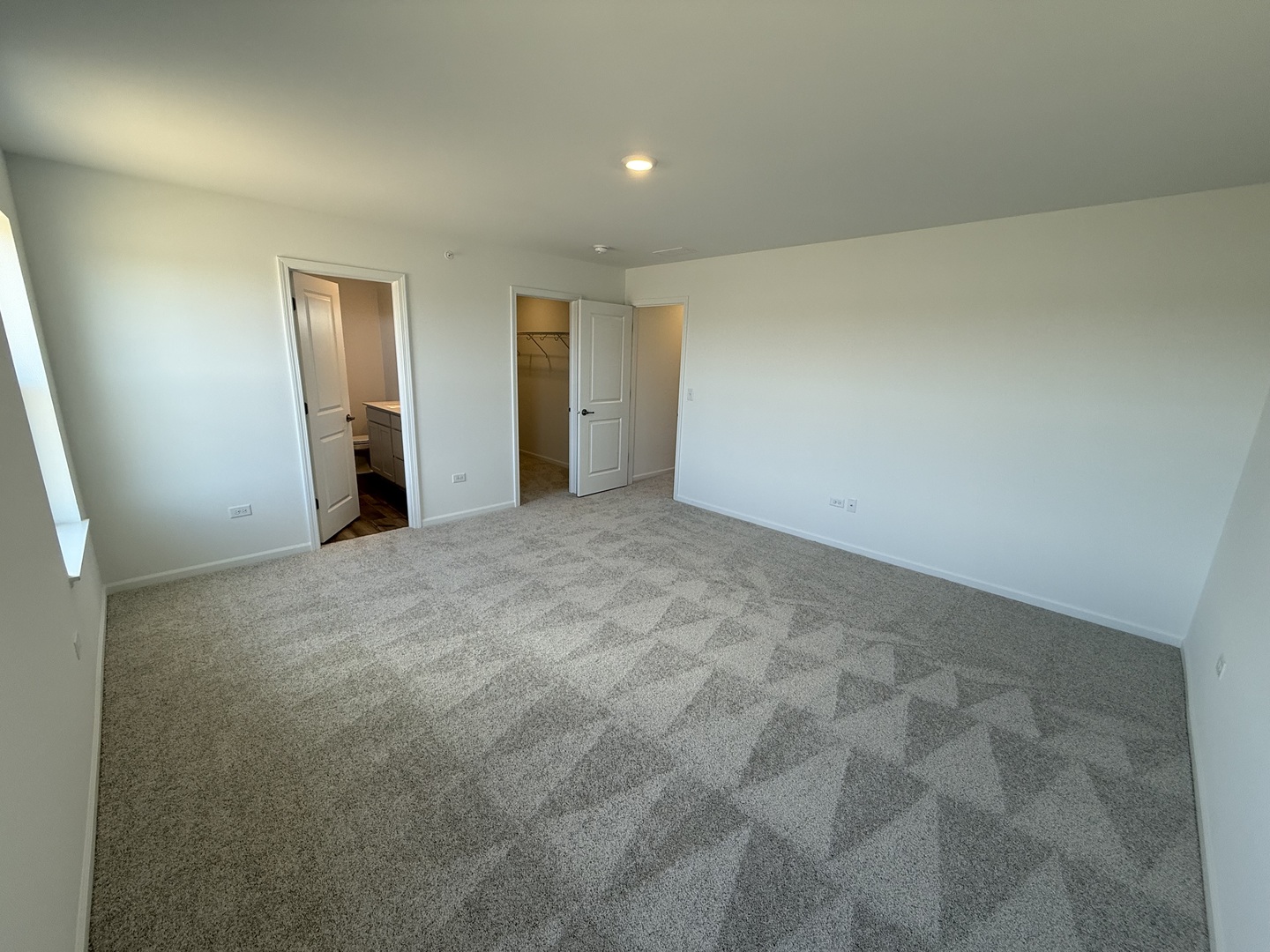 10232 McMahon Way, Unit 10232 Huntley, IL 60142 - Photo 11 of 22 a view of an empty room