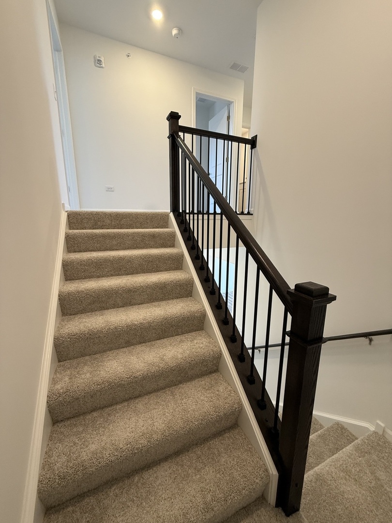 10232 McMahon Way, Unit 10232 Huntley, IL 60142 - Photo 10 of 22 a view of entryway