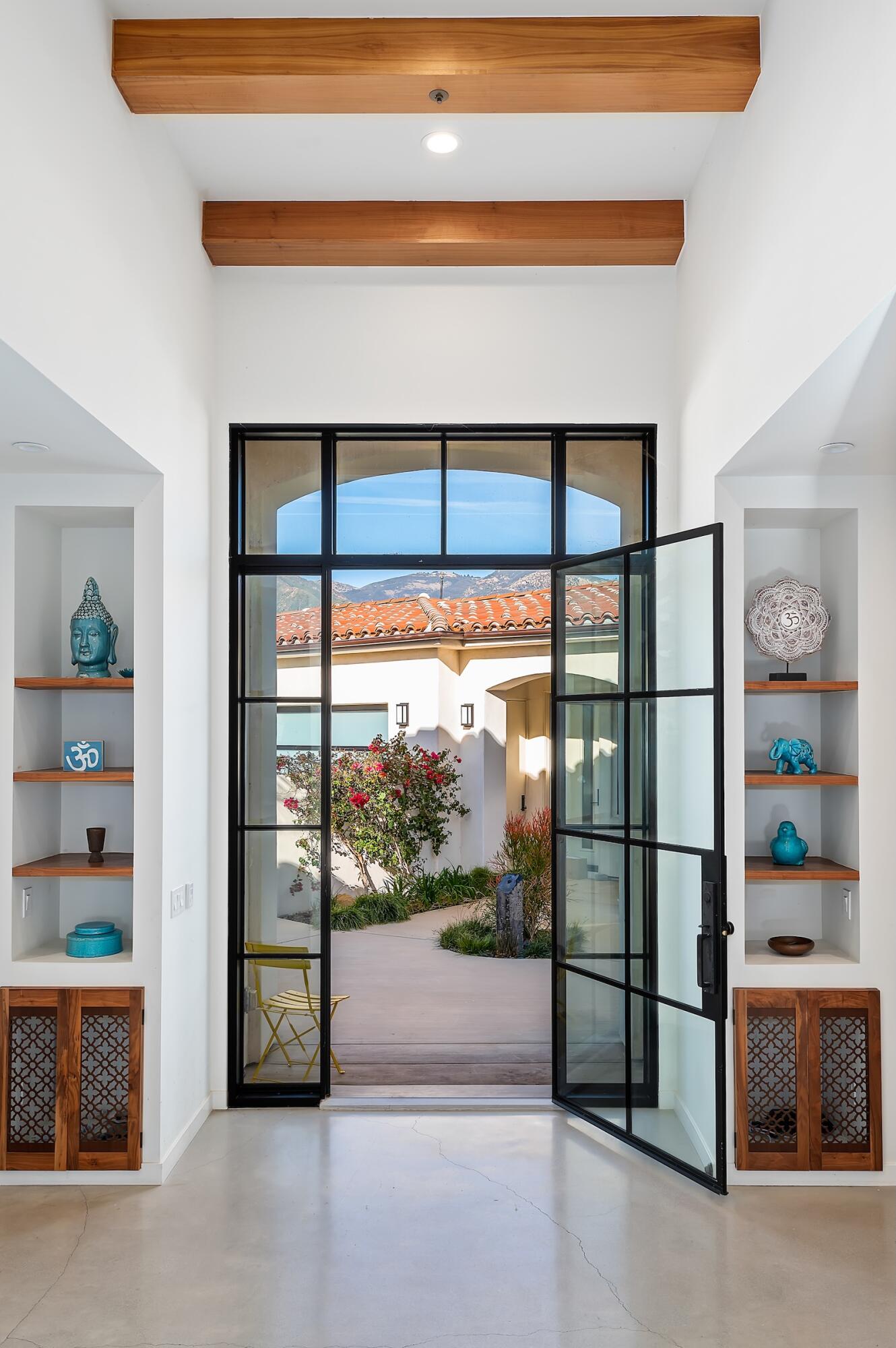 1367 Via Veneto Santa Barbara, CA 93111 - Photo 5 of 38