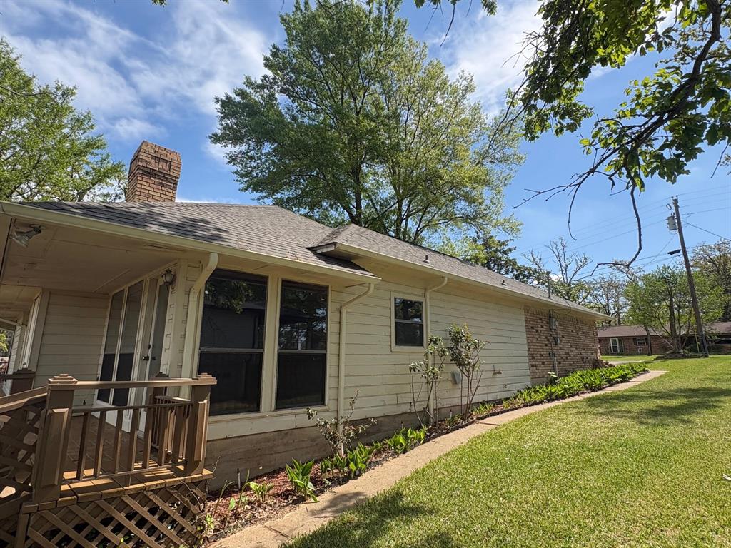 27 Sundown Trail Star Harbor, TX 75148 - Photo 25 of 32 a front view of a house with garden