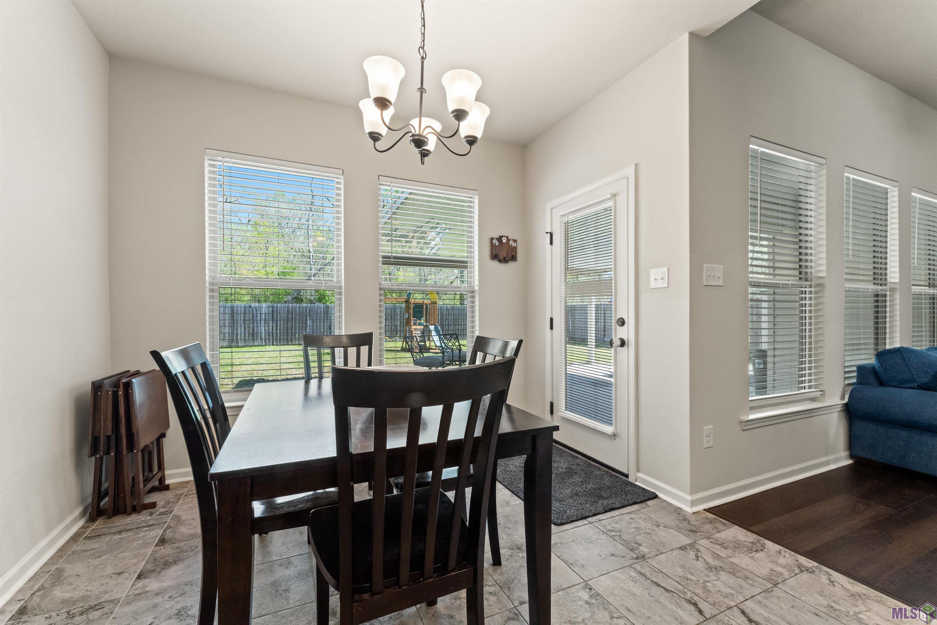 2205 Elmcrest Way St. Gabriel, LA 70776 - Photo 14 of 27 Breakfast area