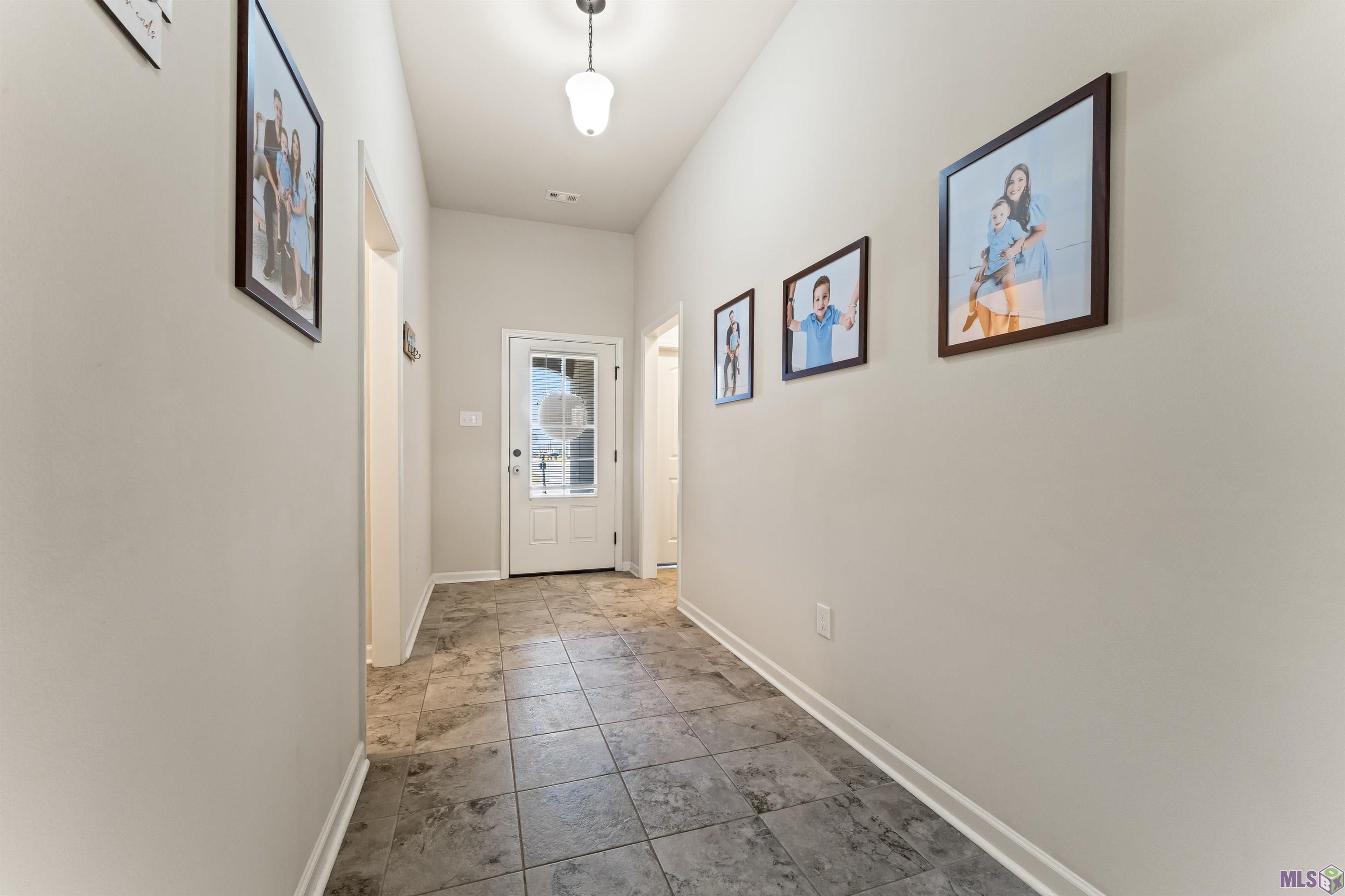 2205 Elmcrest Way St. Gabriel, LA 70776 - Photo 4 of 27 Foyer