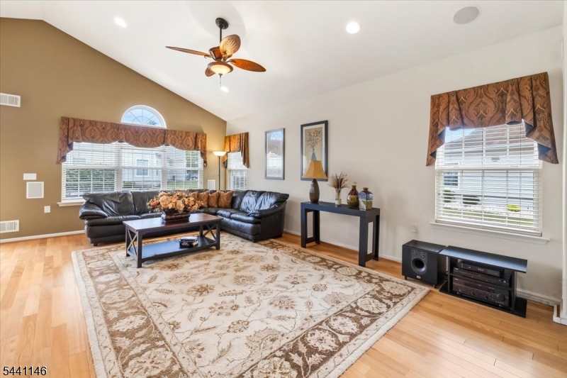43 Renaissance Boulevard Somerset, NJ 08873 - Photo 18 of 43