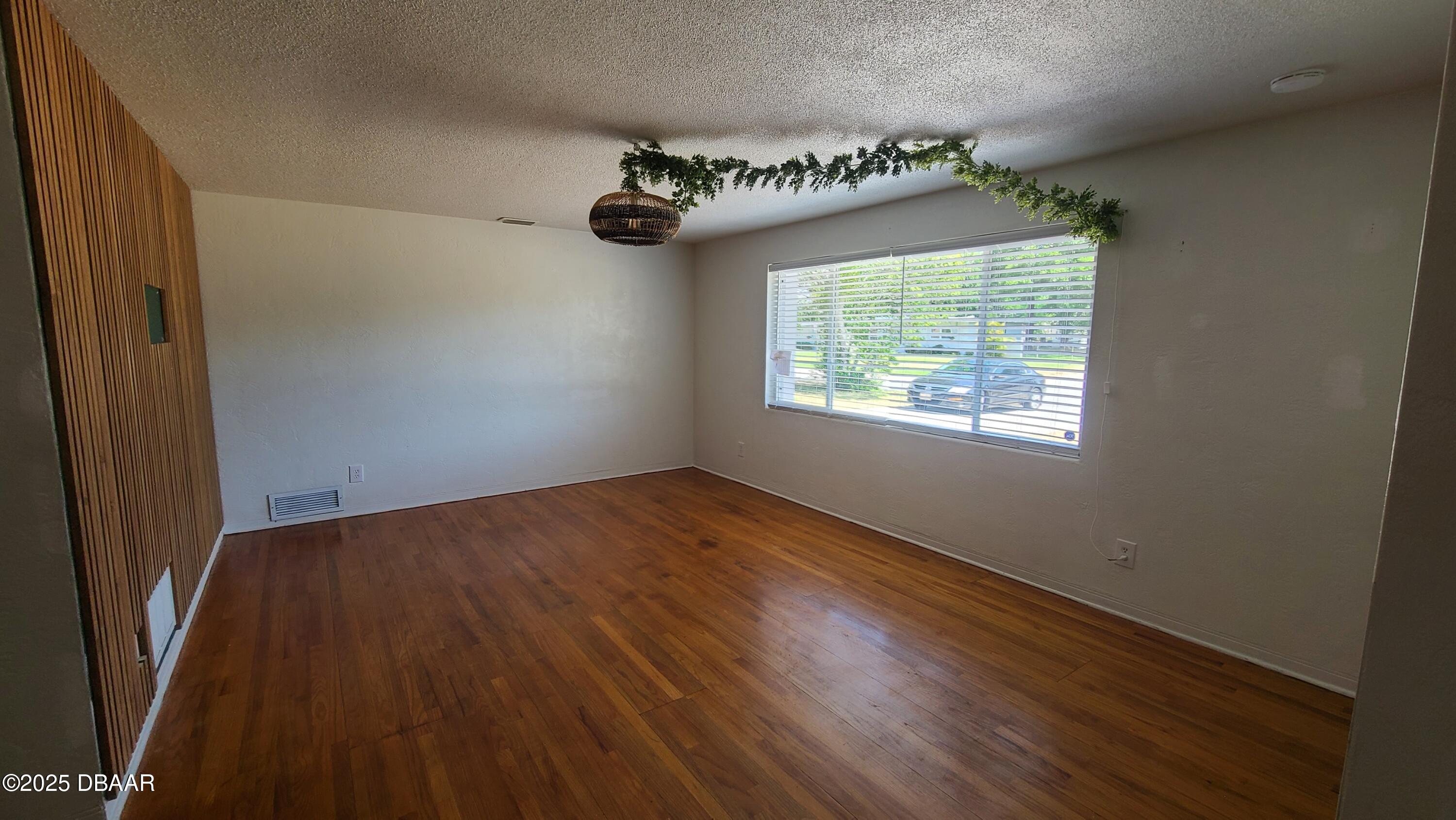 2222 Harvard Road South Daytona, FL 32119 - Photo 7 of 24 20250423_111257