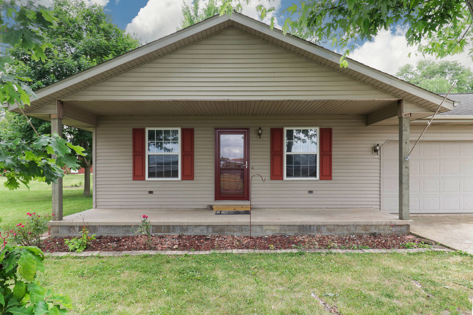 101 South State Street Danvers, IL 61732 - Photo 2 of 39