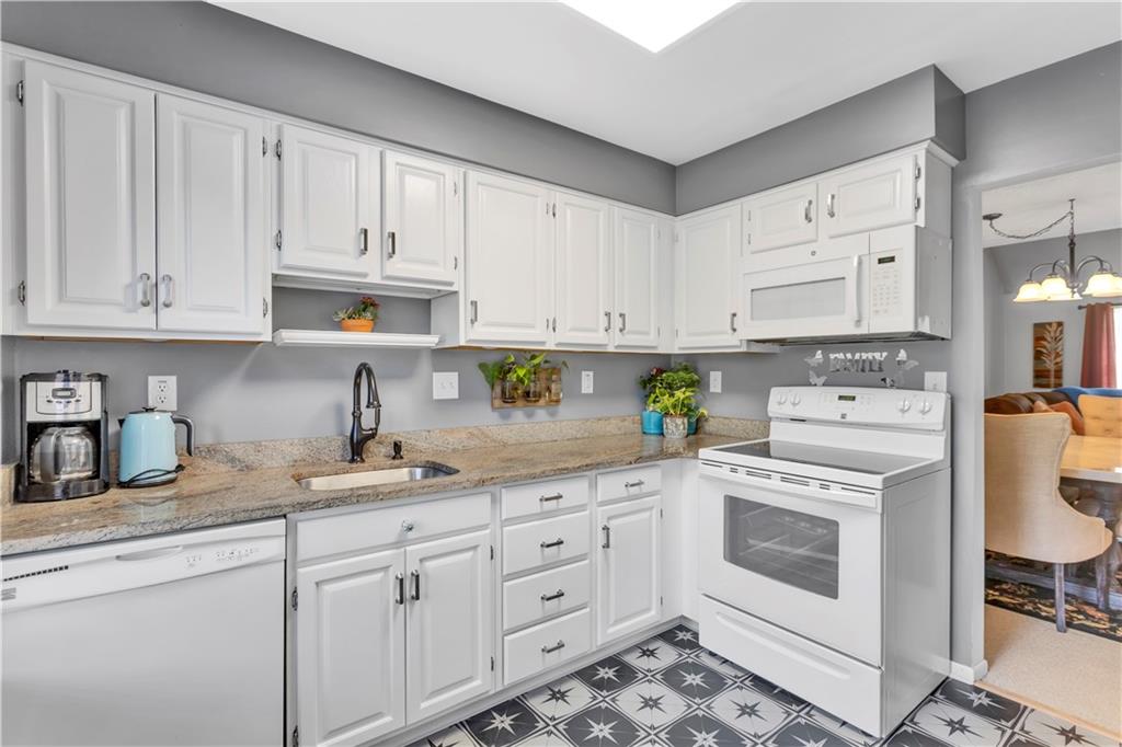2586 Grouse Ridge, Unit B Wexford, PA 15090 - Photo 12 of 43 Gallery Image 12