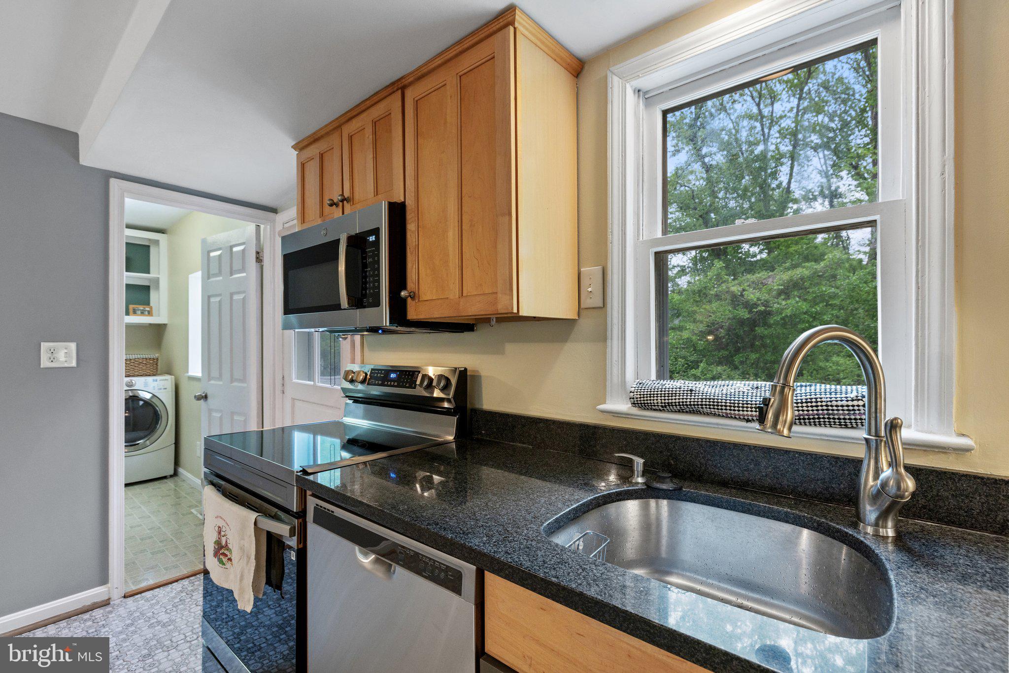 6604 Barrett Road Falls Church, VA 22042 - Photo 11 of 36 Gallery Image 11