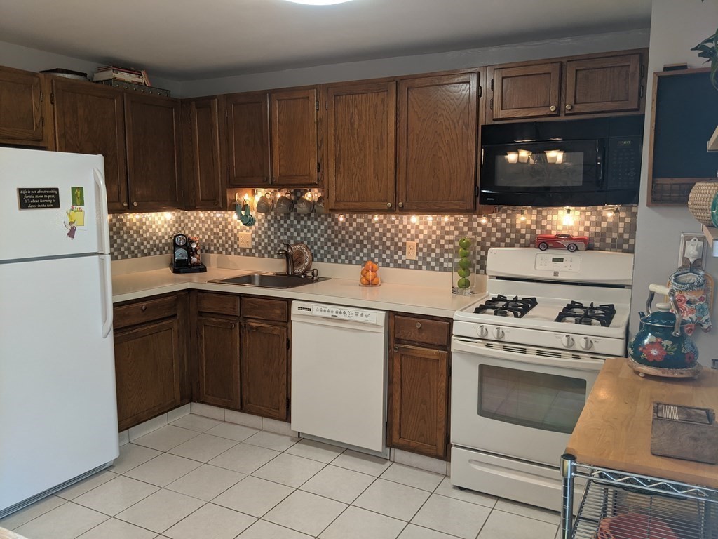 104 Roper Street, Unit C Lowell, MA 01852 - Photo 3 of 24 Gallery Image 3