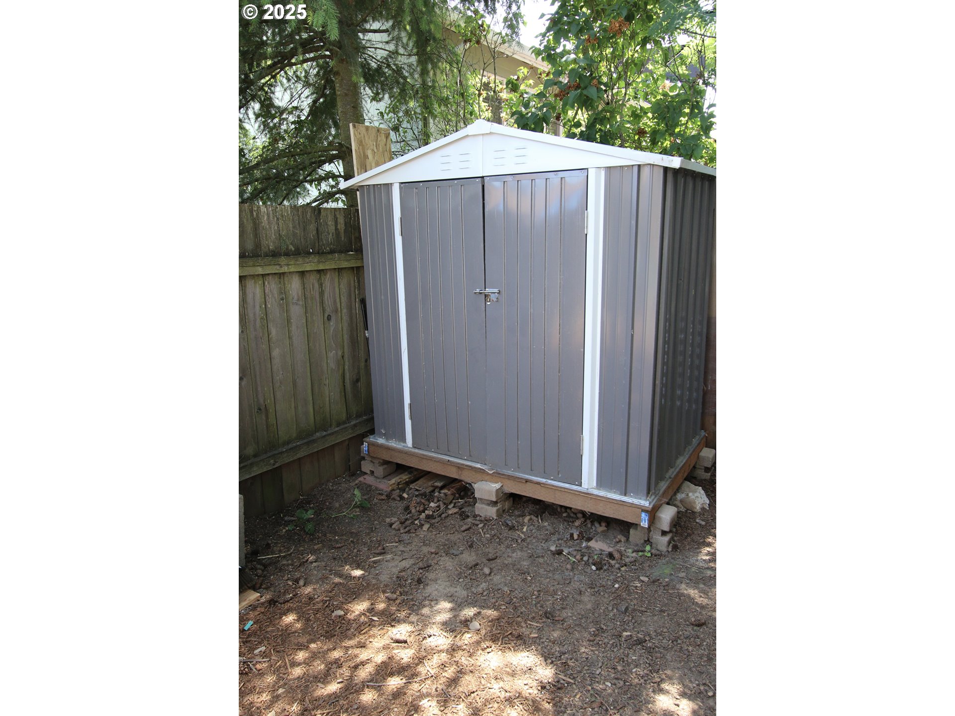 611 Southeast 142nd Avenue, Unit B Portland, OR 97233 - Photo 11 of 14