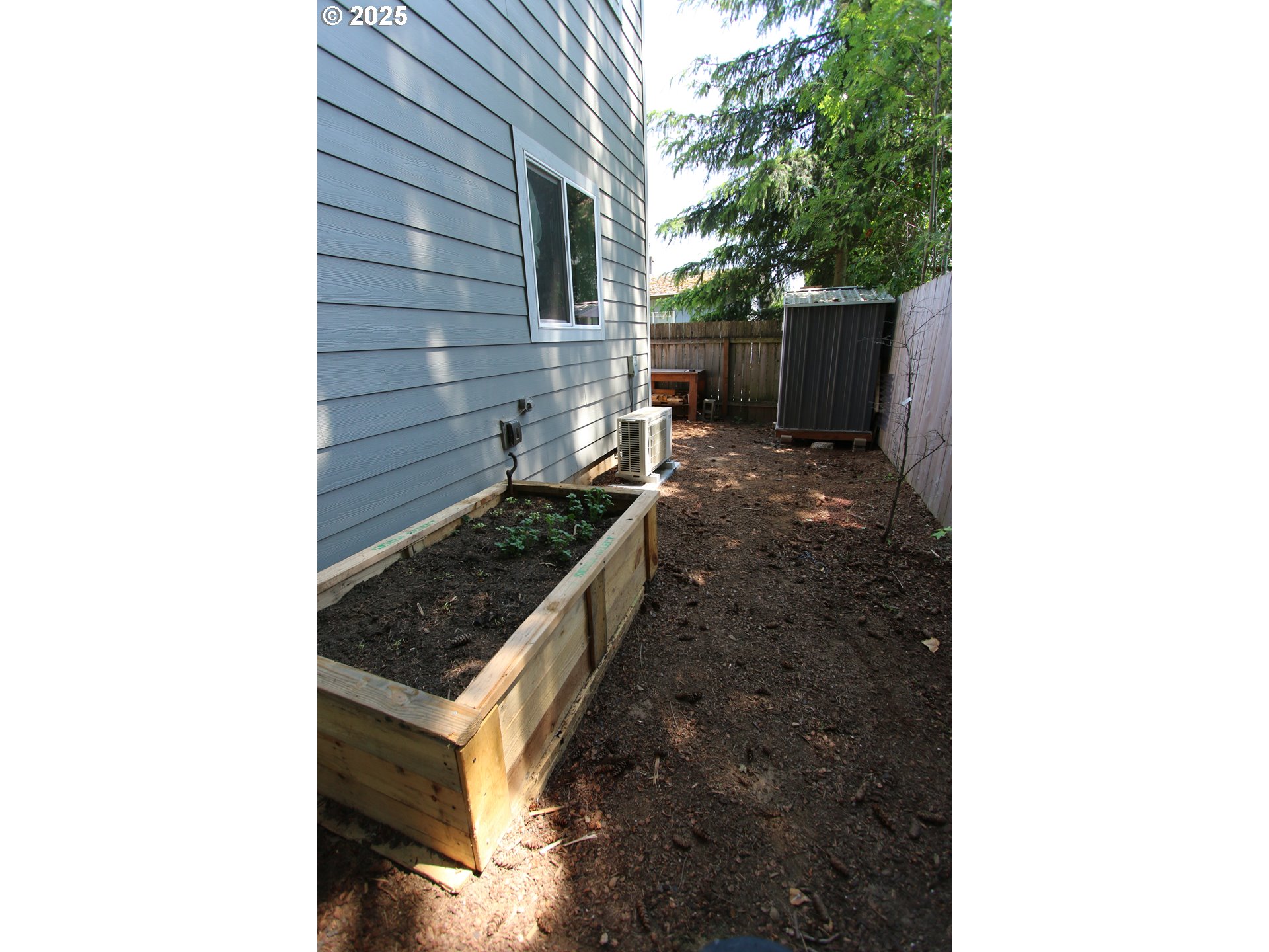 611 Southeast 142nd Avenue, Unit B Portland, OR 97233 - Photo 13 of 14