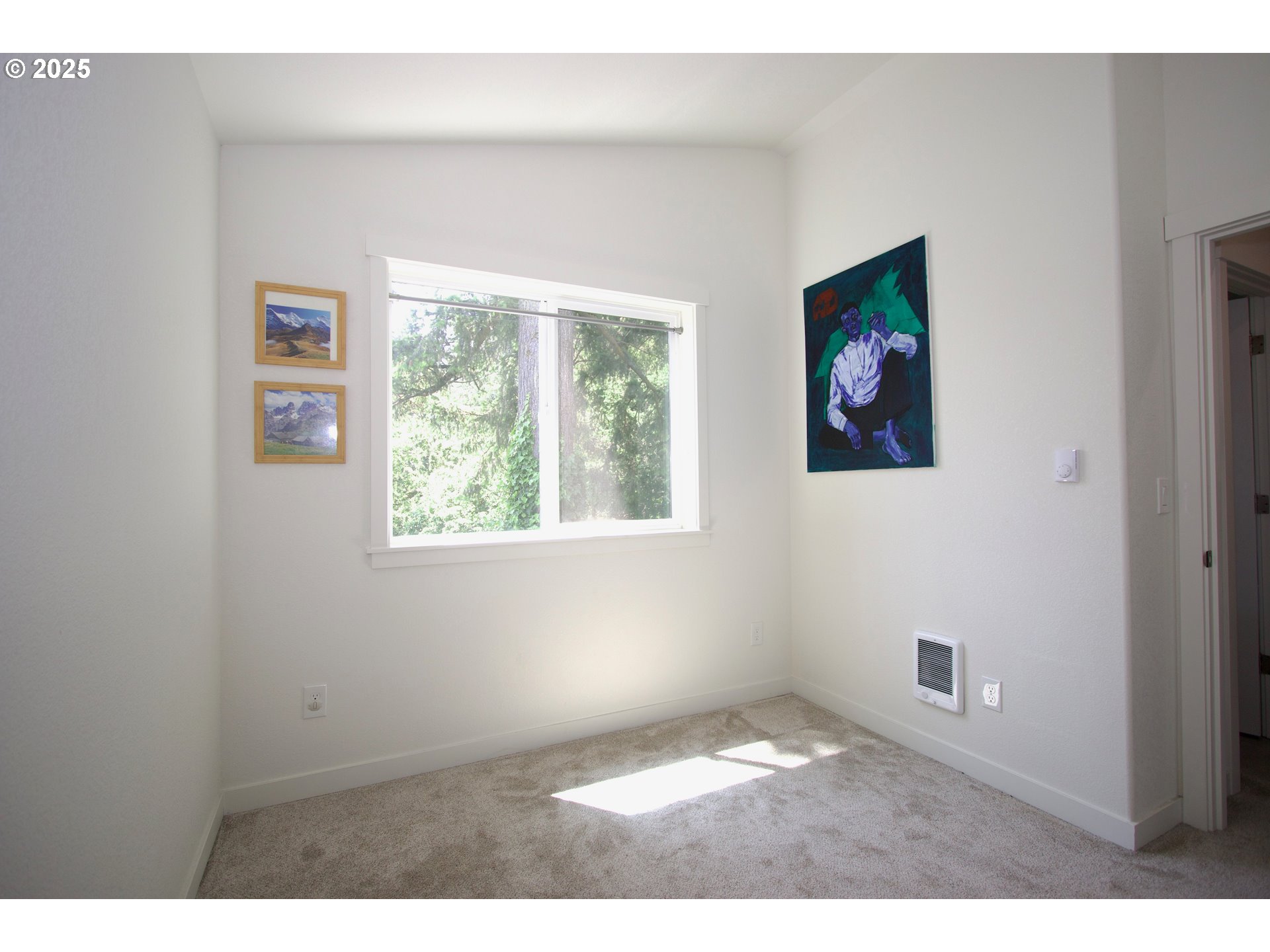 611 Southeast 142nd Avenue, Unit B Portland, OR 97233 - Photo 7 of 14 Bedroom