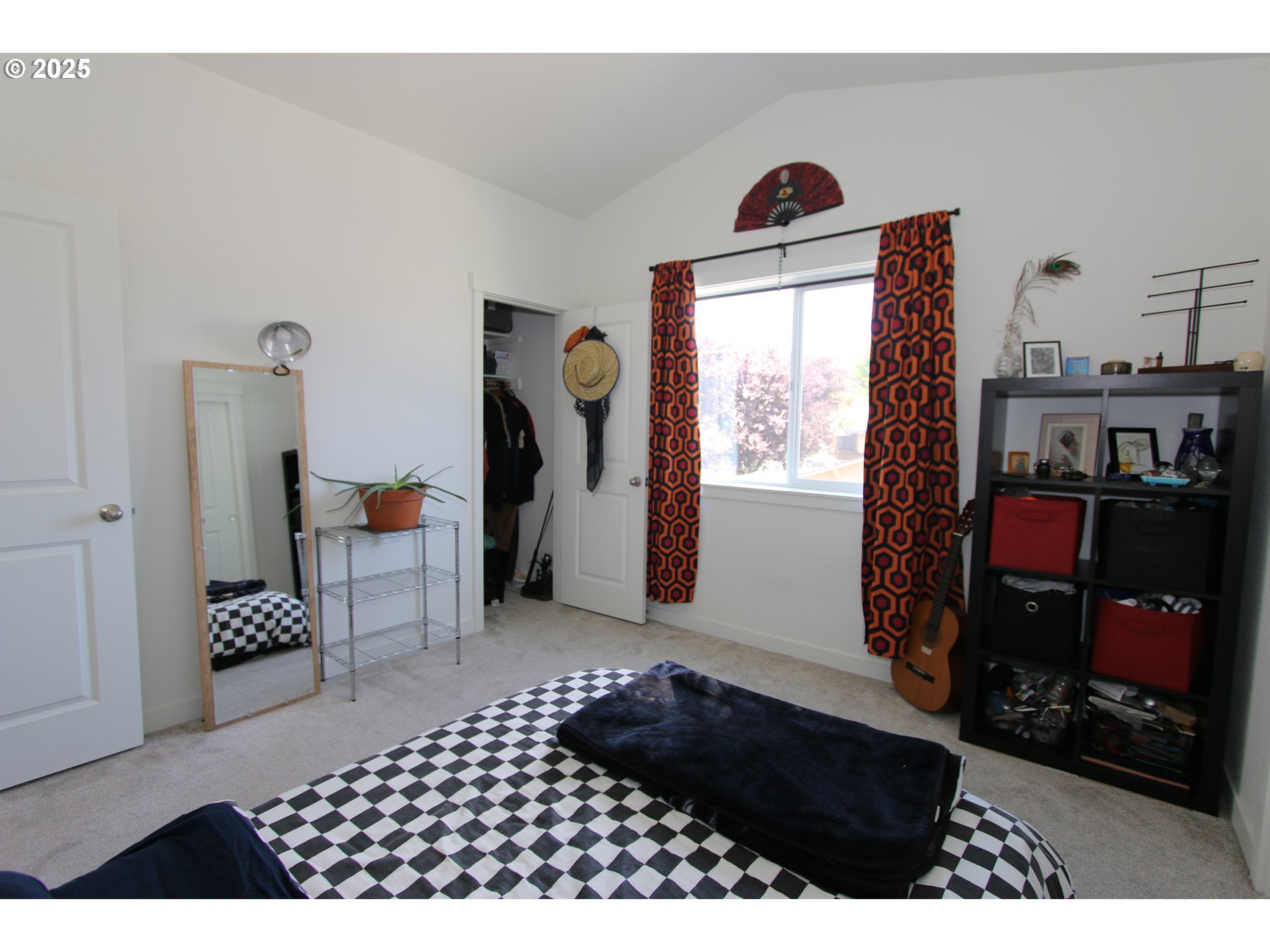 611 Southeast 142nd Avenue, Unit B Portland, OR 97233 - Photo 10 of 14 Bedroom