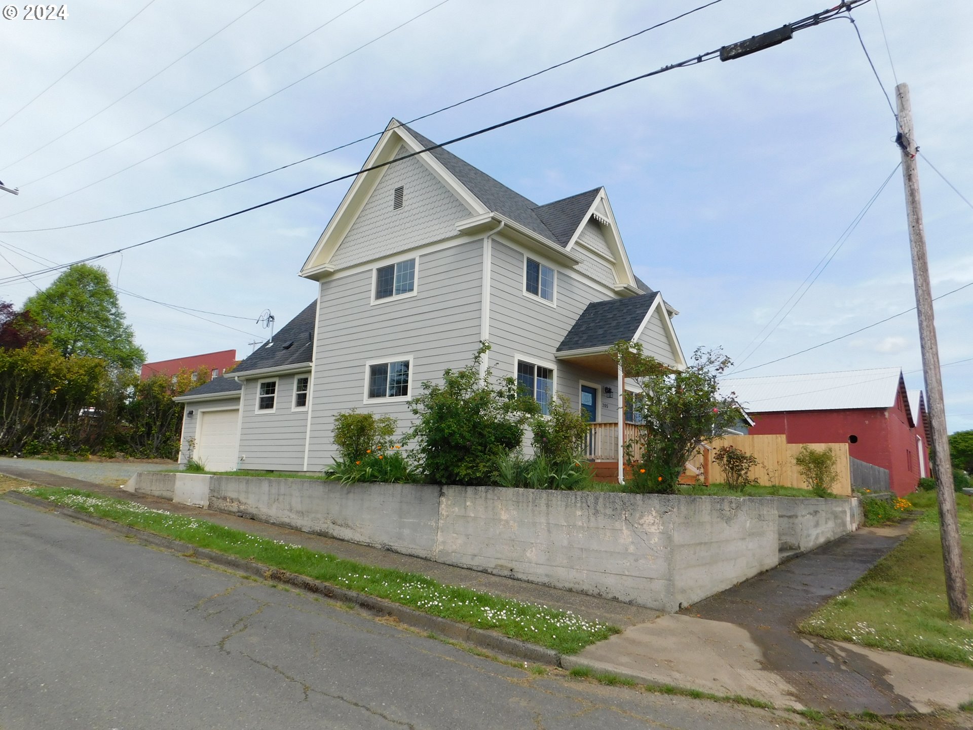 205 Maple Street Myrtle Point, OR 97458 - Photo 1 of 33 Gallery Image 1