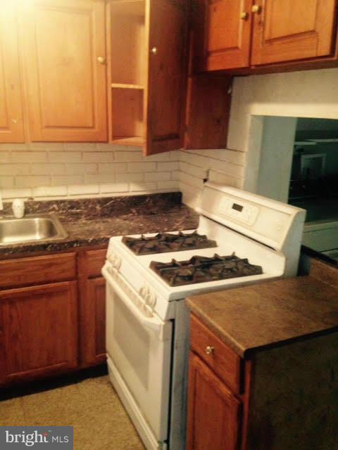 3019 Mallview Road Baltimore, MD 21230 - Photo 14 of 17 Kitchen