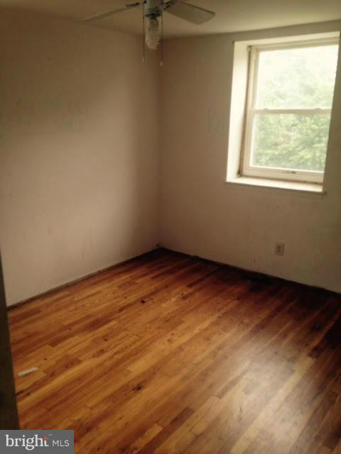 3019 Mallview Road Baltimore, MD 21230 - Photo 10 of 17 Bedroom