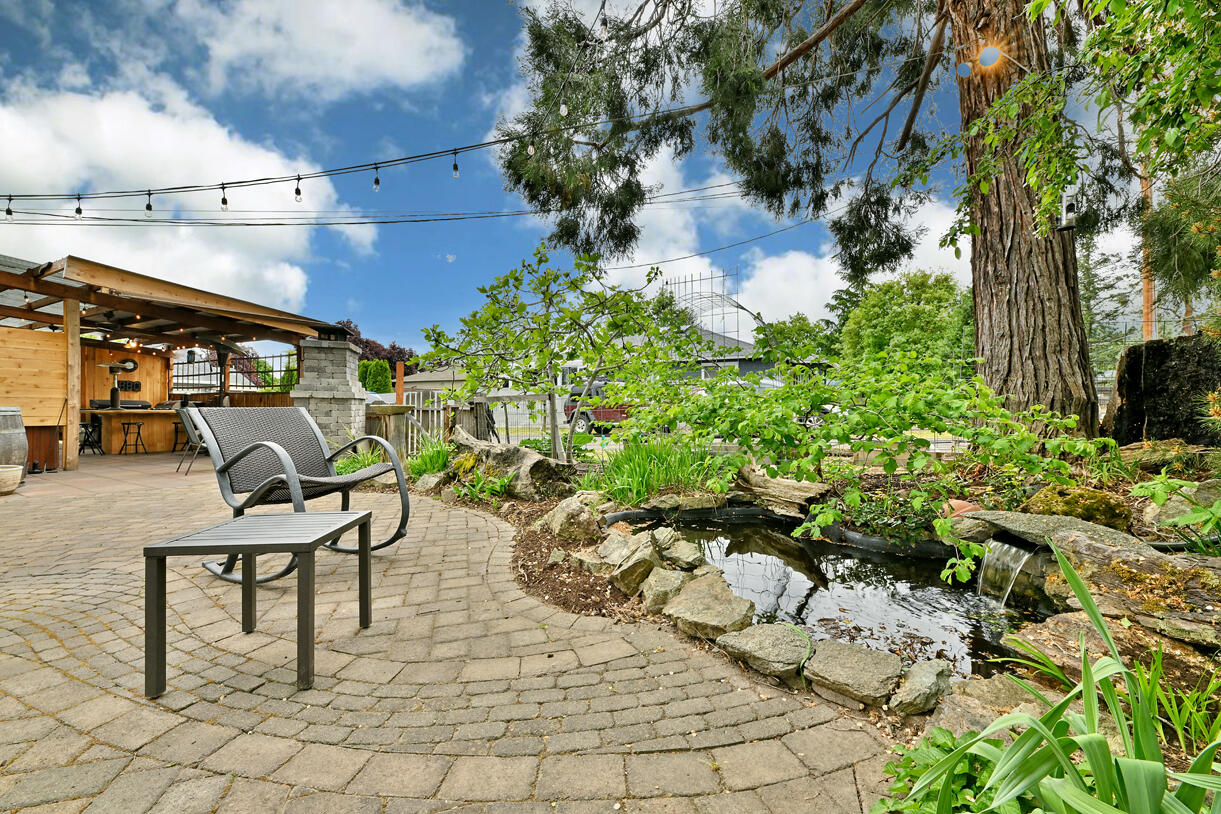 3747 Hilsinger Road Phoenix, OR 97535 - Photo 24 of 34 a view of outdoor seating