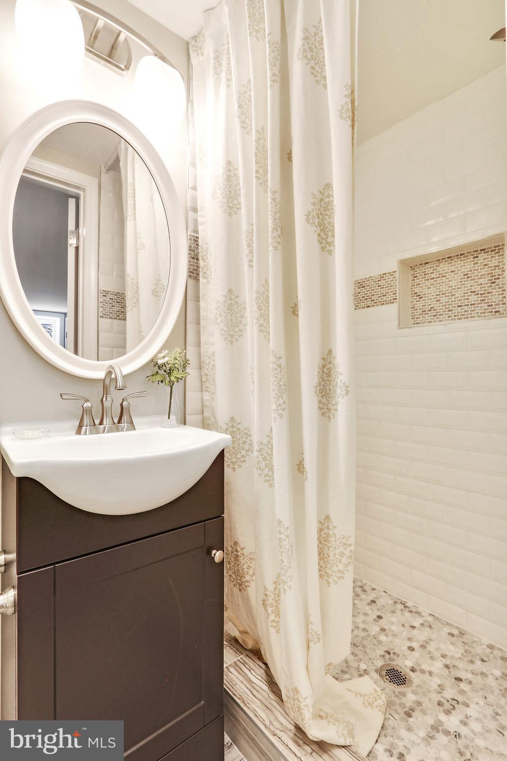 180 Dumbarton Road Baltimore, MD 21212 - Photo 24 of 27 Bath