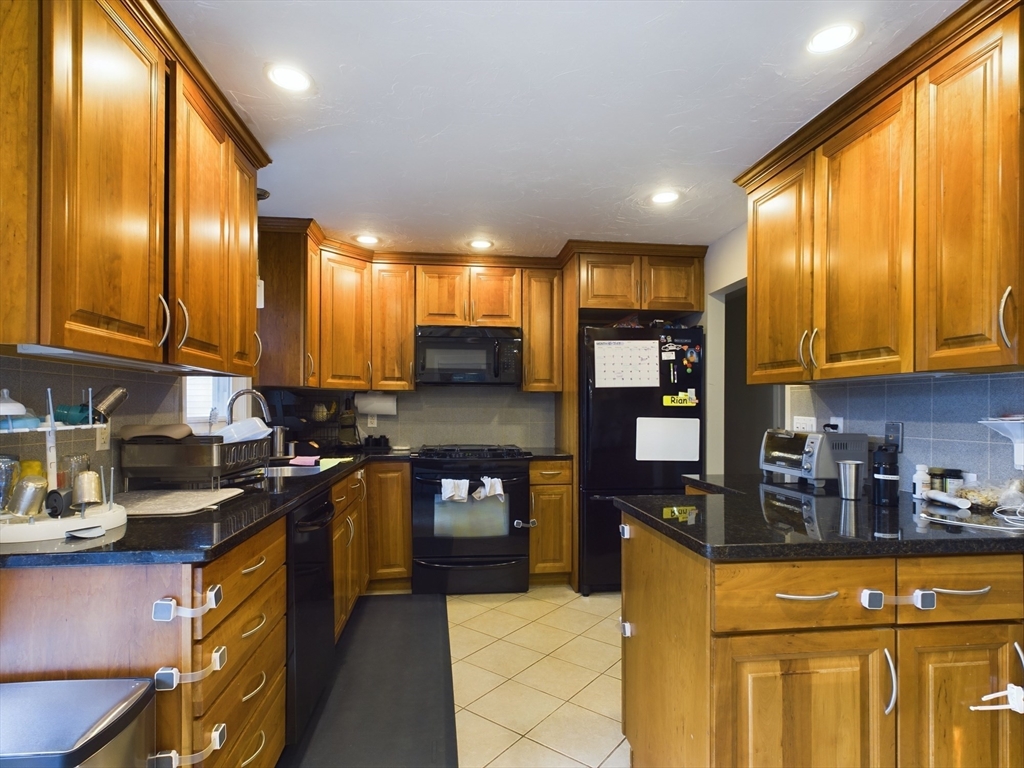 1 Makechnie Road Burlington, MA 01803 - Photo 2 of 18