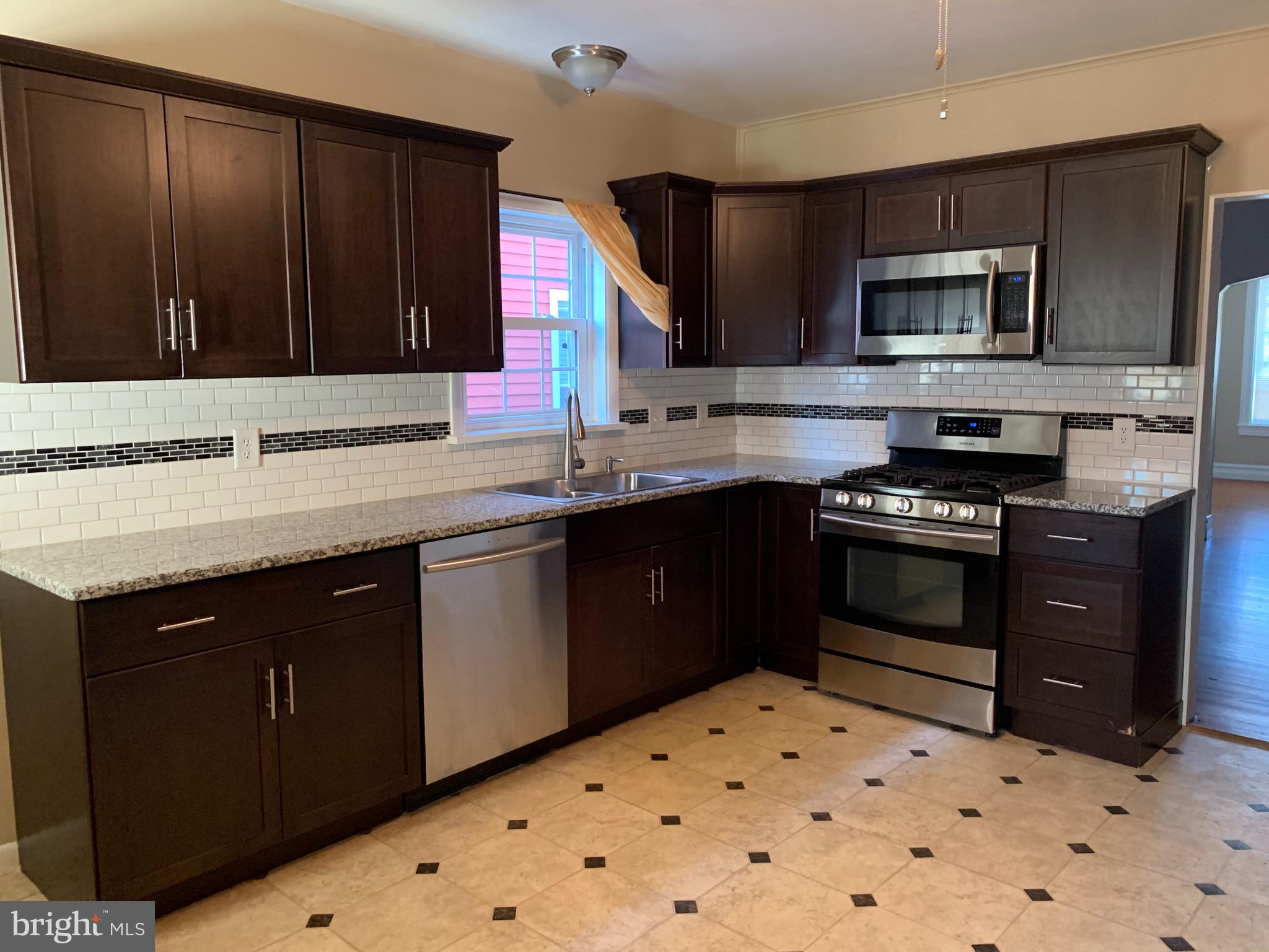 3458 Penn Avenue Sinking Spring, PA 19608 - Photo 7 of 36 Large eat-in kitchen