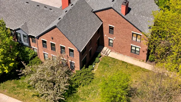 $2,200 | 800 North Park Avenue, Indianapolis, IN 46202