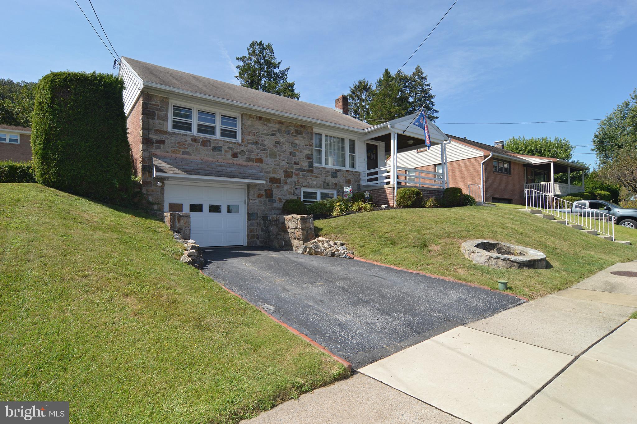 304 Hillside Drive Reading, PA 19607 - Photo 3 of 32 Gallery Image 3
