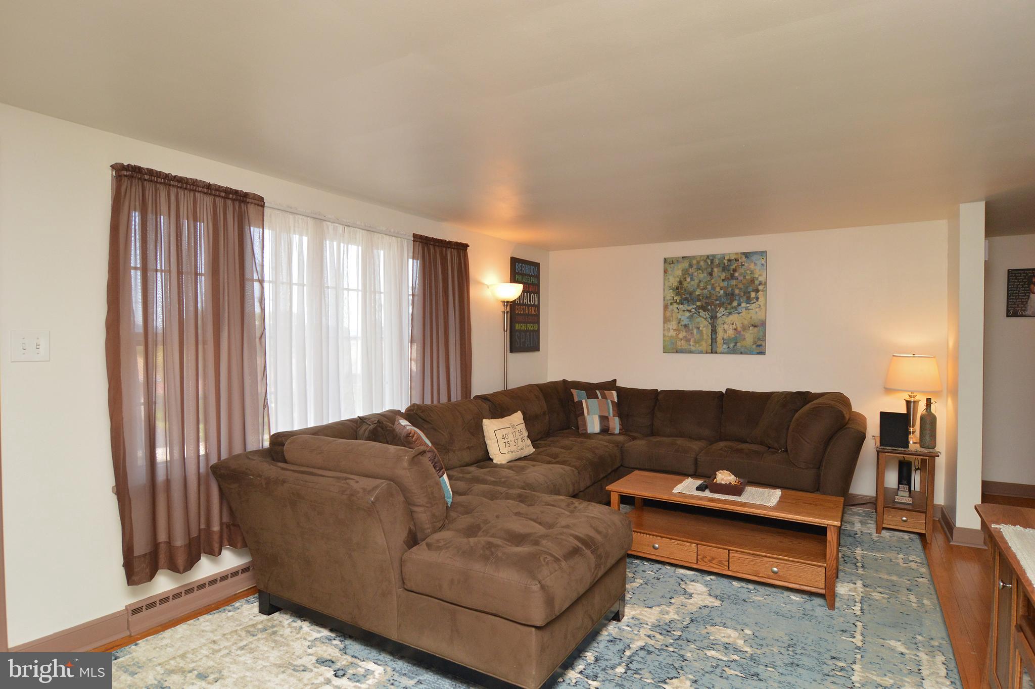 304 Hillside Drive Reading, PA 19607 - Photo 6 of 32 Gallery Image 6