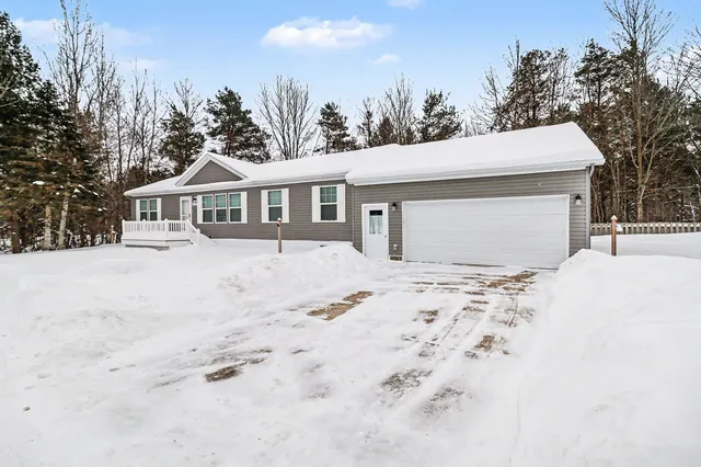 $200,000 | 3621 West Woodview Drive, Ludington, MI 49431
