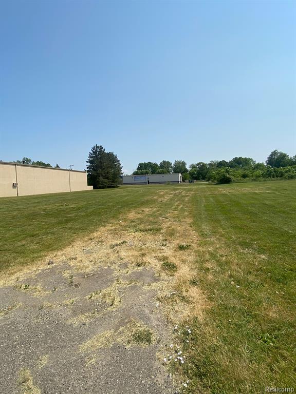 5023 West Pierson Road Flint, MI 48504 - Photo 2 of 5