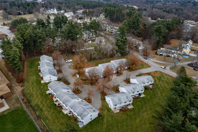 $375,000 | 8 Highland Green Lane, Merrimack, NH 03054