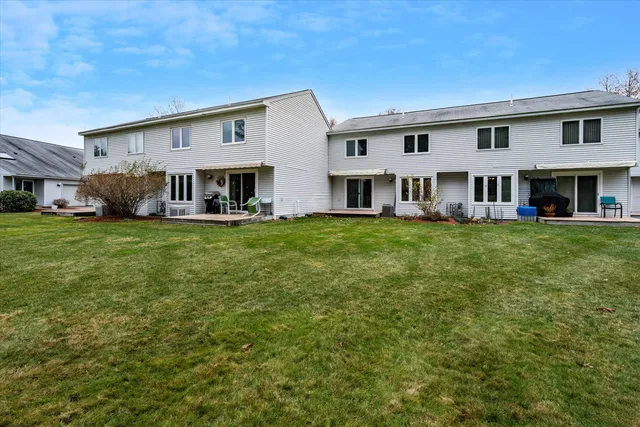 $375,000 | 8 Highland Green Lane, Merrimack, NH 03054