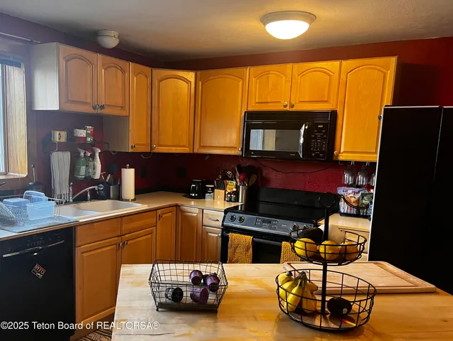 $3,045,000 | 680 East Hall Avenue, Jackson, WY 83001