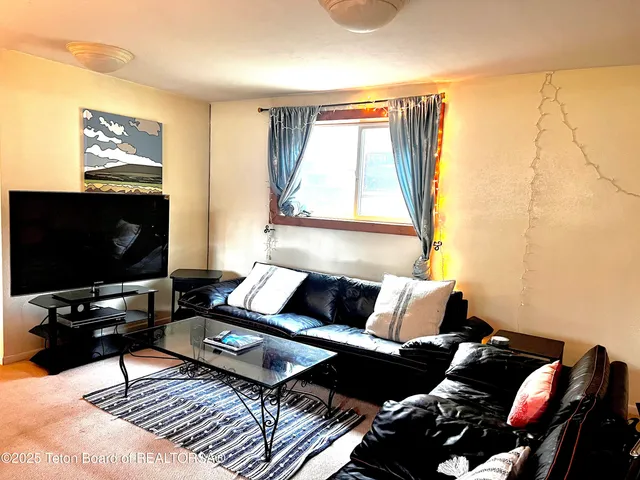 $3,045,000 | 680 East Hall Avenue, Jackson, WY 83001