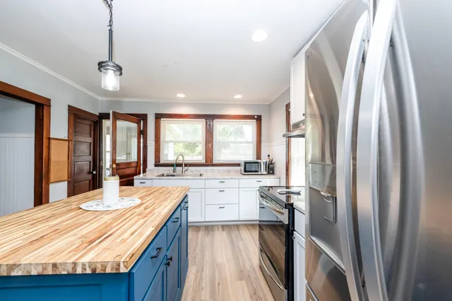 $274,900 | 4109 Coloma Road, Benton Harbor, MI 49022