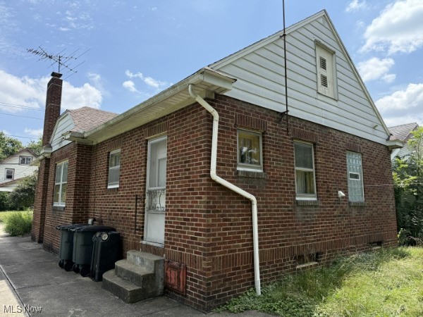 982 Dan Street Akron, OH 44310 - Photo 3 of 16