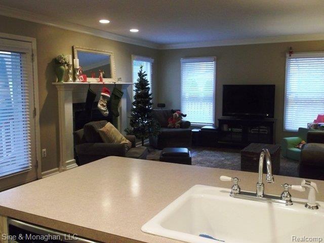 438 Moran Road Grosse Pointe, MI 48236 - Photo 7 of 25 DSCF0615.JPG