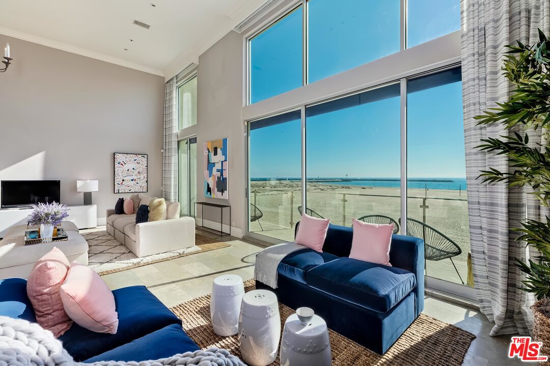 1 Topsail Street, Unit 302 Marina del Rey, CA 90292 - Photo 11 of 54