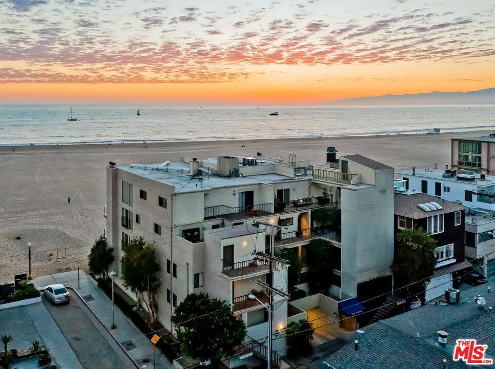 1 Topsail Street, Unit 302 Marina del Rey, CA 90292 - Photo 13 of 54