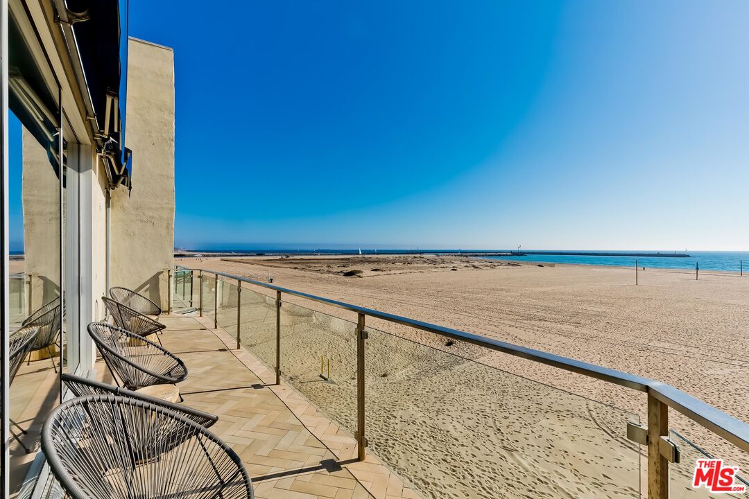 1 Topsail Street, Unit 302 Marina del Rey, CA 90292 - Photo 14 of 54