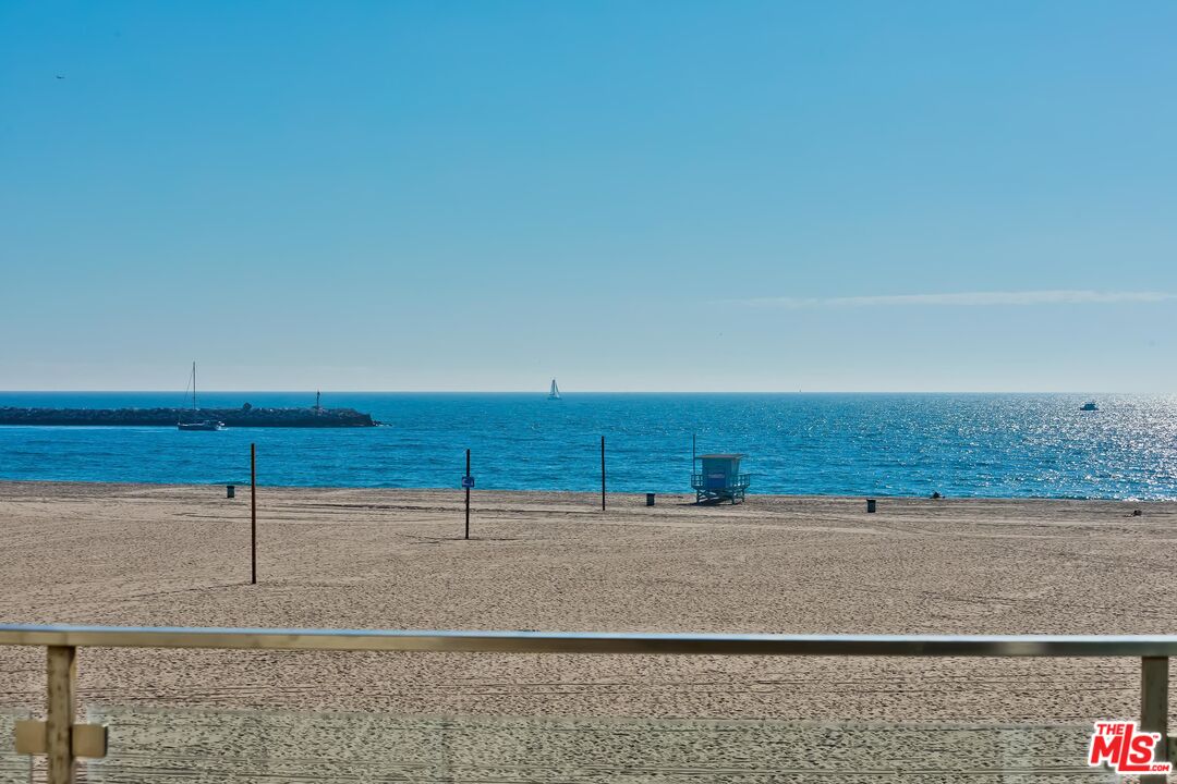1 Topsail Street, Unit 302 Marina del Rey, CA 90292 - Photo 15 of 54