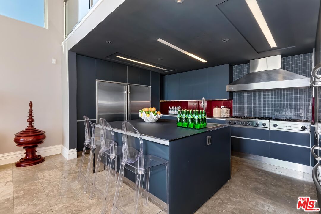 1 Topsail Street, Unit 302 Marina del Rey, CA 90292 - Photo 17 of 54