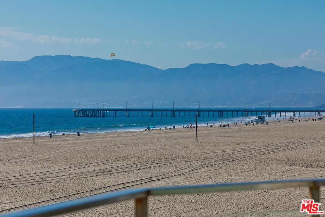 1 Topsail Street, Unit 302 Marina del Rey, CA 90292 - Photo 20 of 54