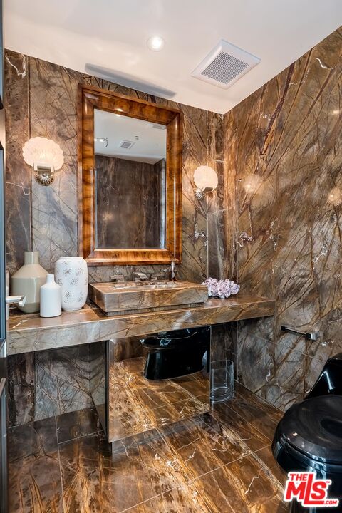 1 Topsail Street, Unit 302 Marina del Rey, CA 90292 - Photo 21 of 54