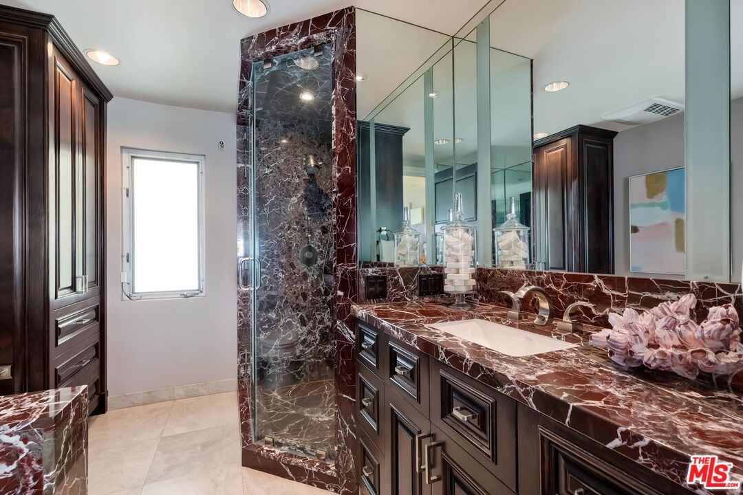 1 Topsail Street, Unit 302 Marina del Rey, CA 90292 - Photo 25 of 54