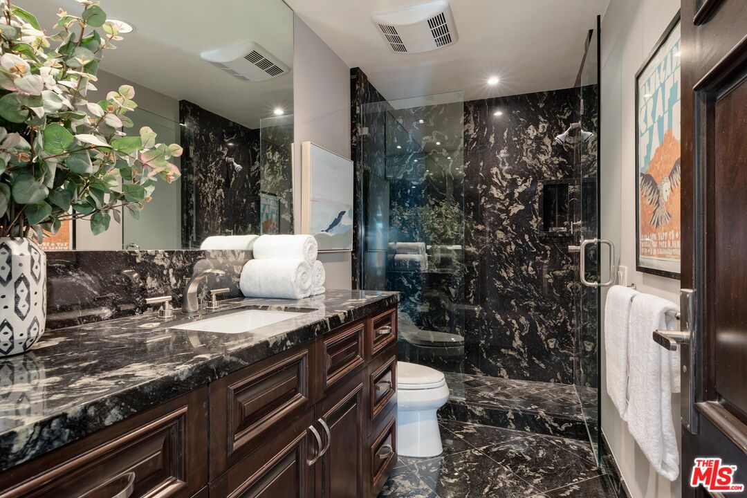 1 Topsail Street, Unit 302 Marina del Rey, CA 90292 - Photo 32 of 54