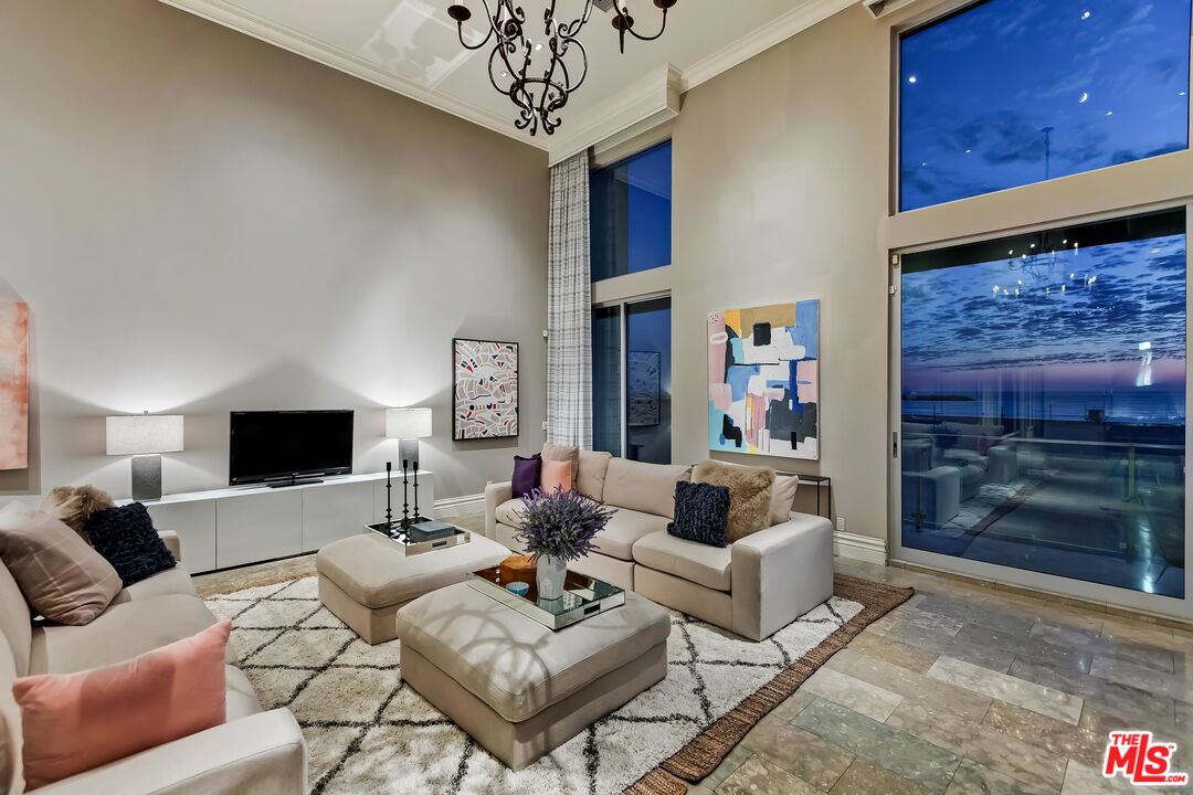 1 Topsail Street, Unit 302 Marina del Rey, CA 90292 - Photo 33 of 54