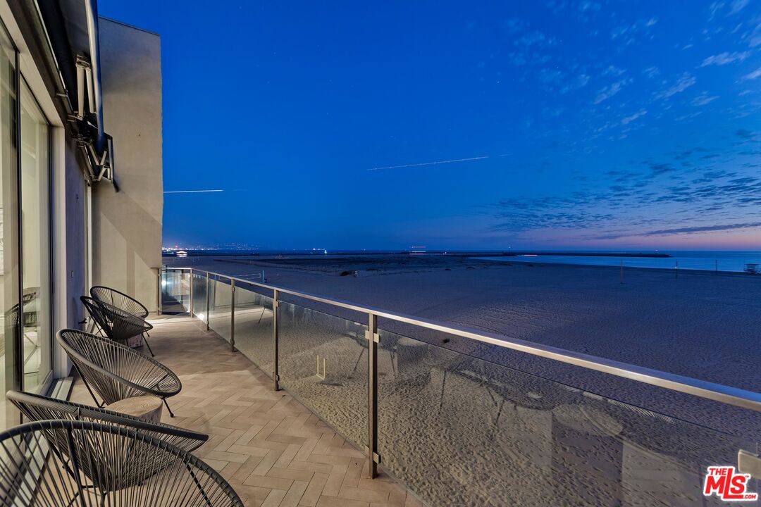 1 Topsail Street, Unit 302 Marina del Rey, CA 90292 - Photo 40 of 54