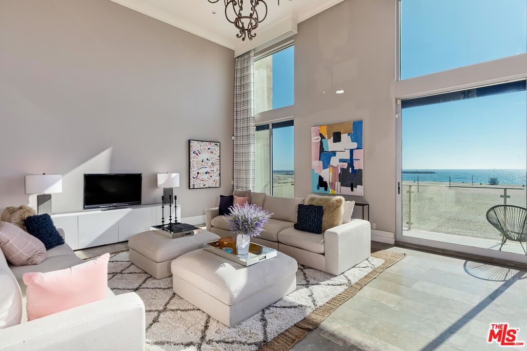 1 Topsail Street, Unit 302 Marina del Rey, CA 90292 - Photo 8 of 54