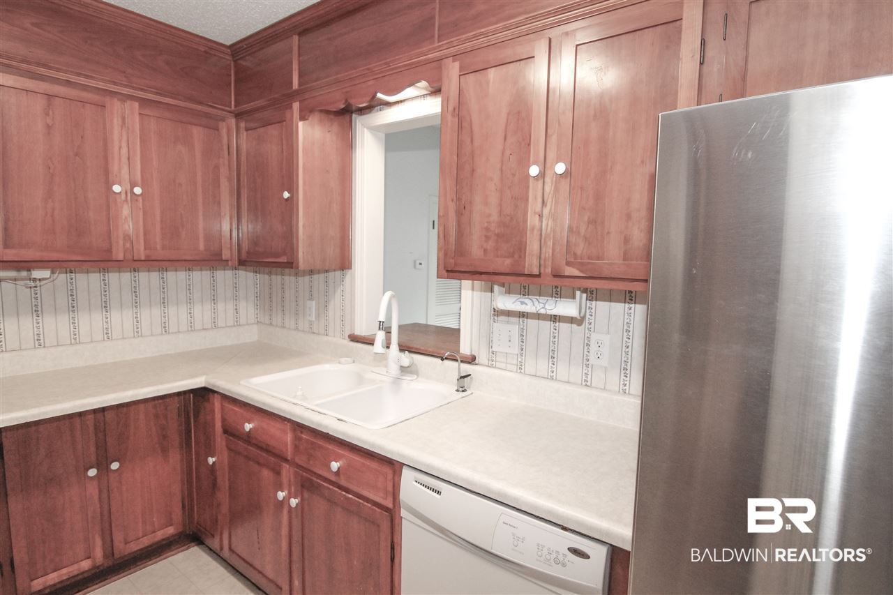 106 Pineview Circle Daphne, AL 36526 - Photo 9 of 26 Kitchen