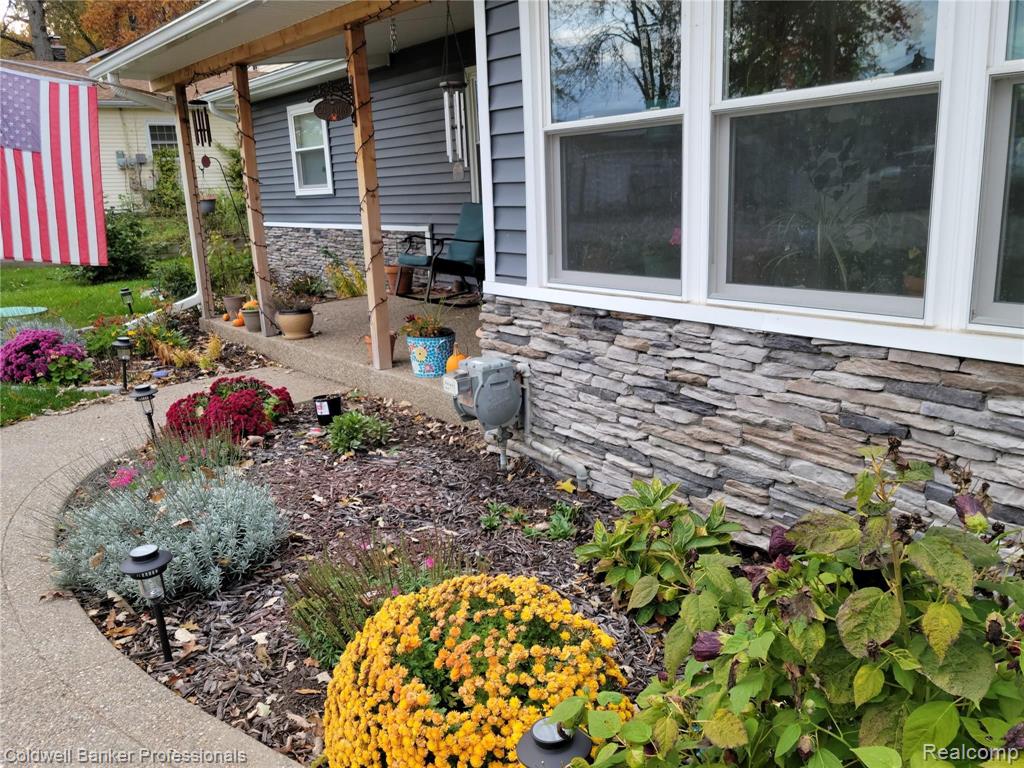 3928 Hunt Road Lapeer, MI 48446 - Photo 2 of 41